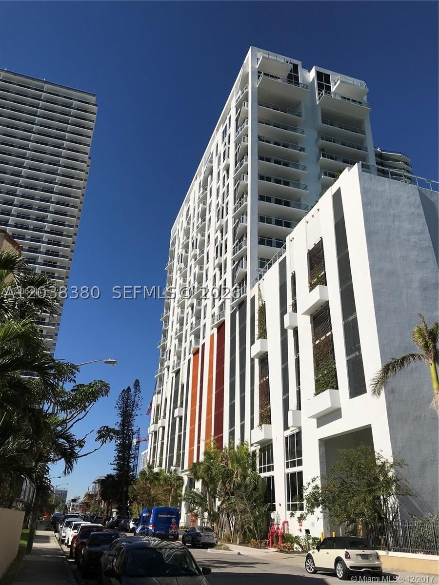 THE CRIMSON CONDO - Residential Lease