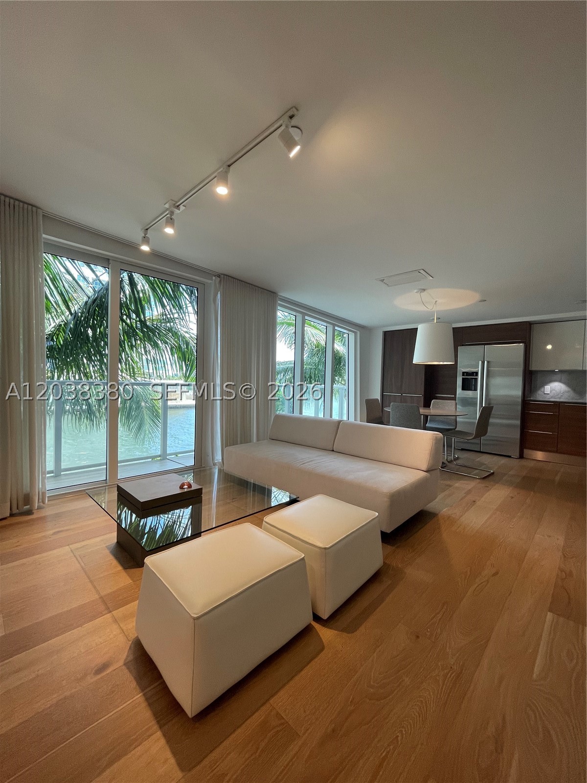 THE CRIMSON CONDO - Residential Lease