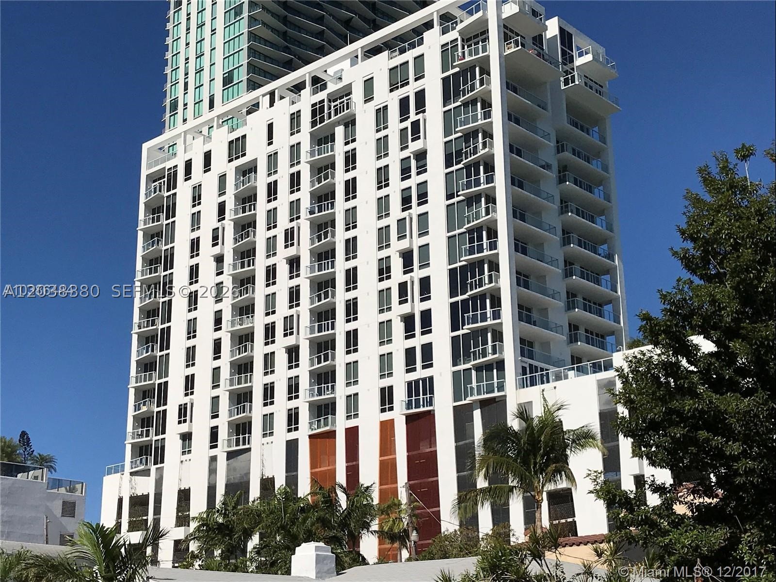 THE CRIMSON CONDO - Residential Lease