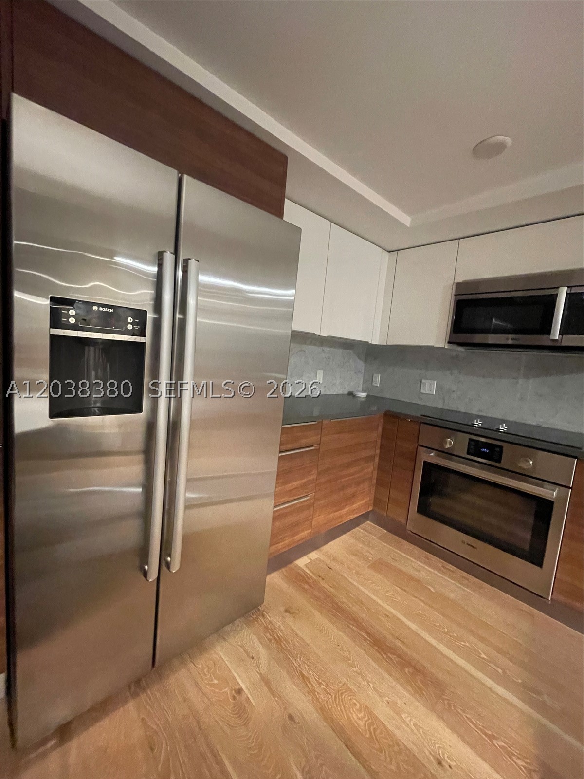 THE CRIMSON CONDO - Residential Lease