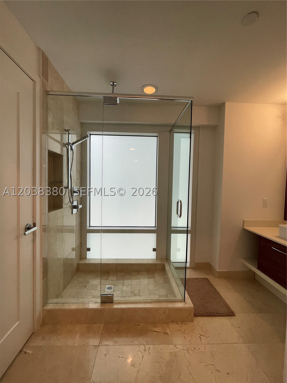 THE CRIMSON CONDO - Residential Lease