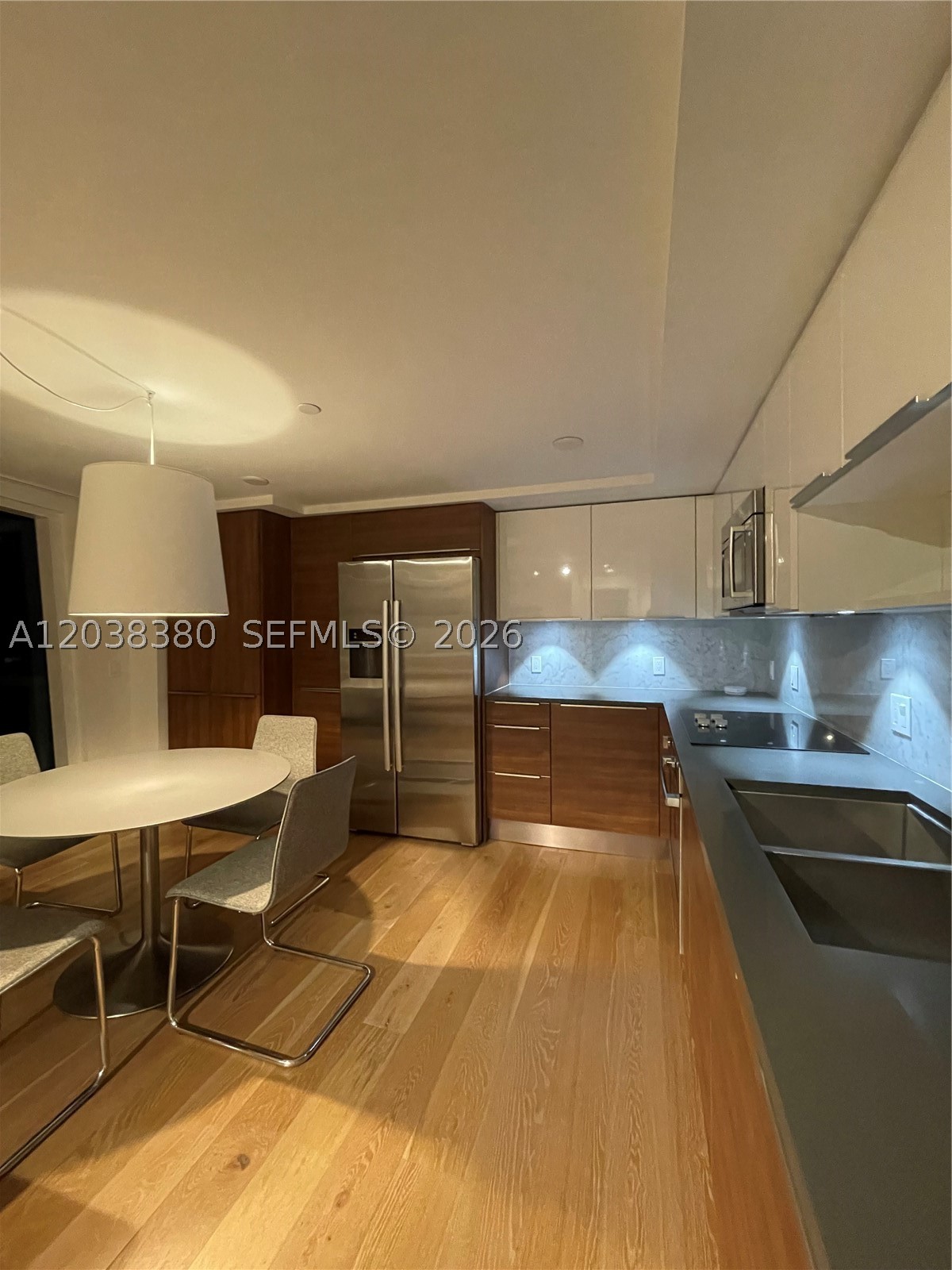 THE CRIMSON CONDO - Residential Lease