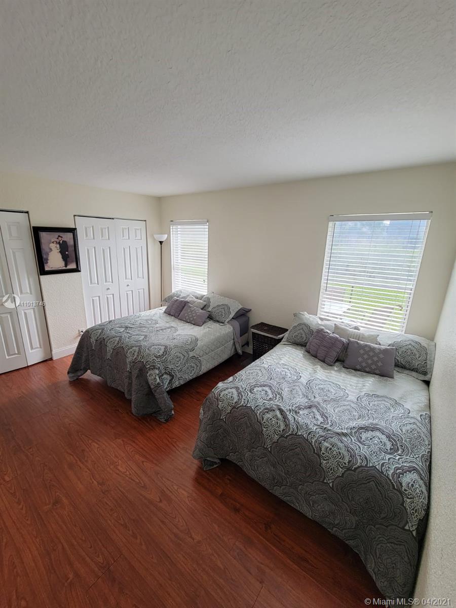 FAIRWAY LAKE - Residential