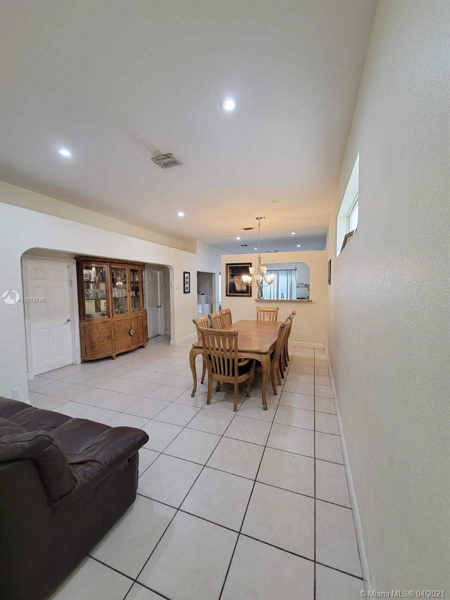 FAIRWAY LAKE - Residential