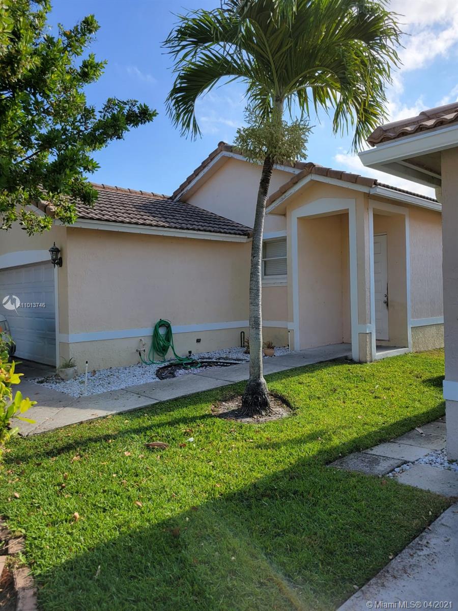 FAIRWAY LAKE - Residential