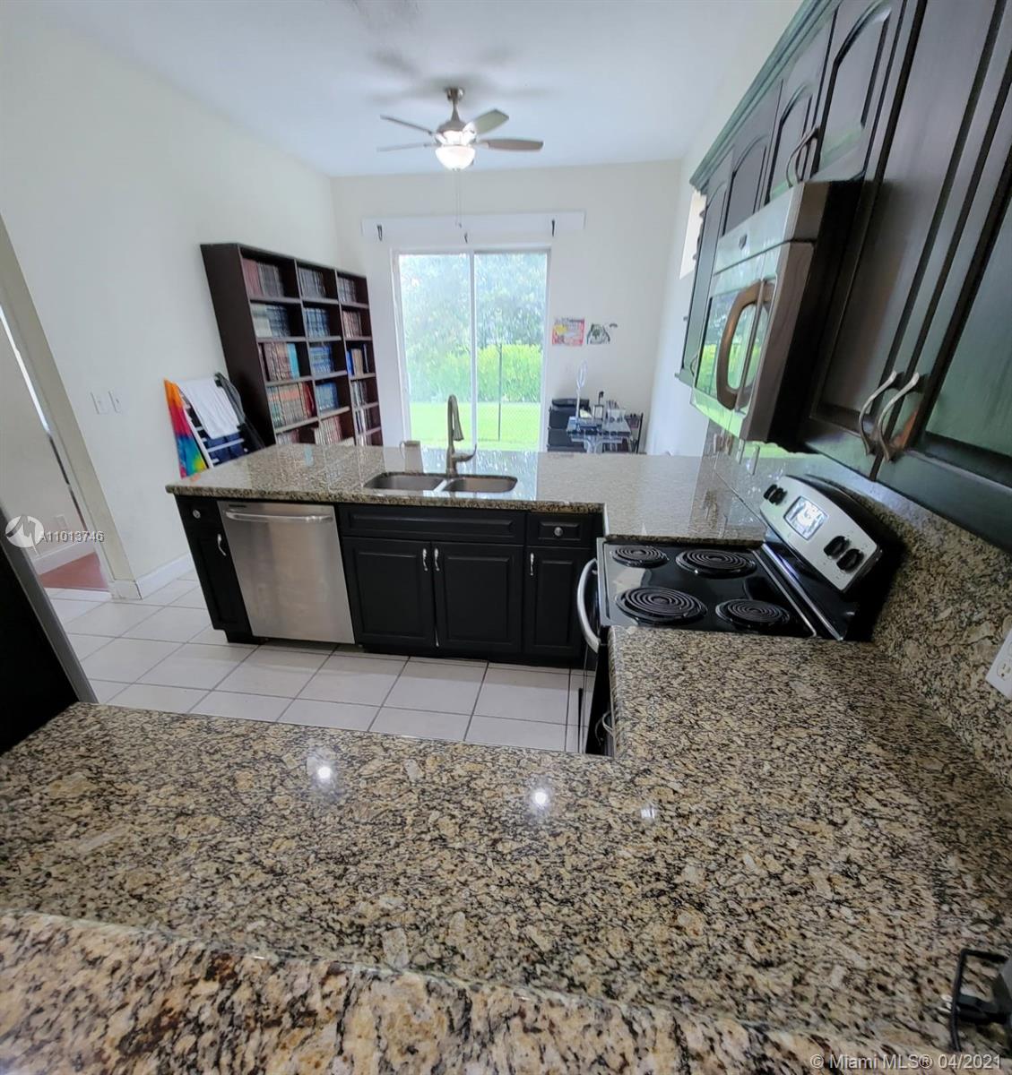 FAIRWAY LAKE - Residential
