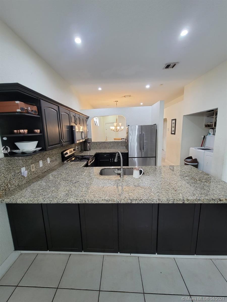 FAIRWAY LAKE - Residential