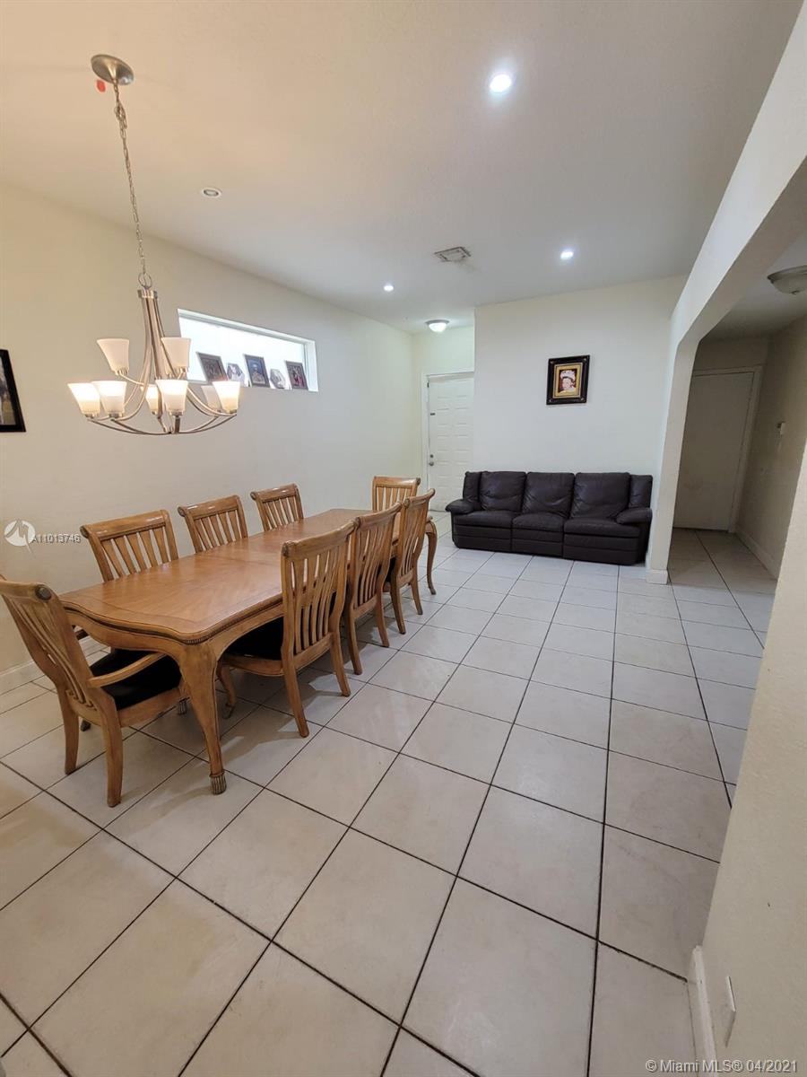 FAIRWAY LAKE - Residential