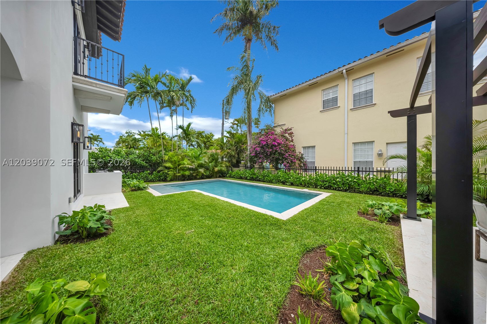CORAL GABLES RIVIERA SEC - Residential