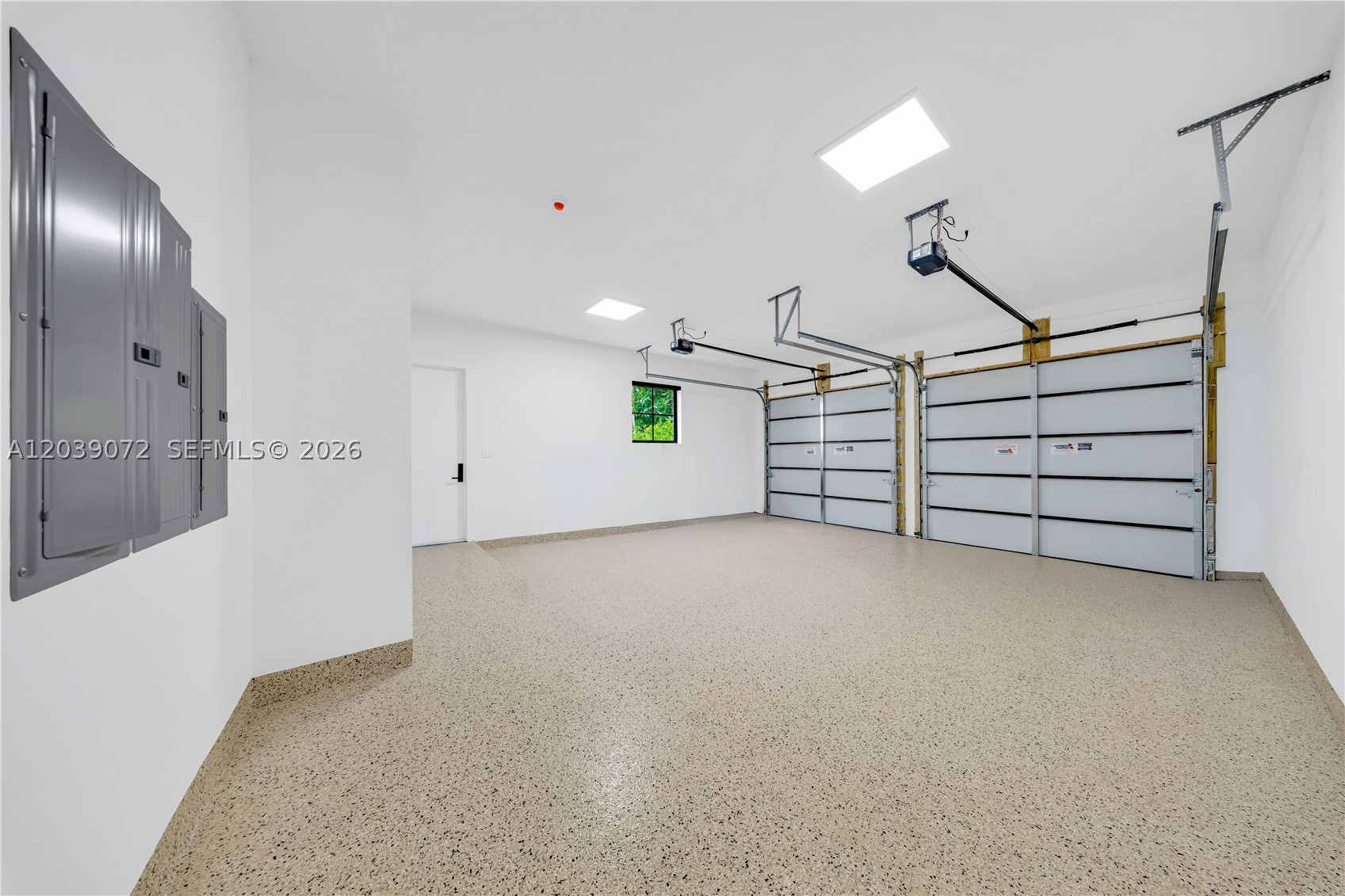CORAL GABLES RIVIERA SEC - Residential