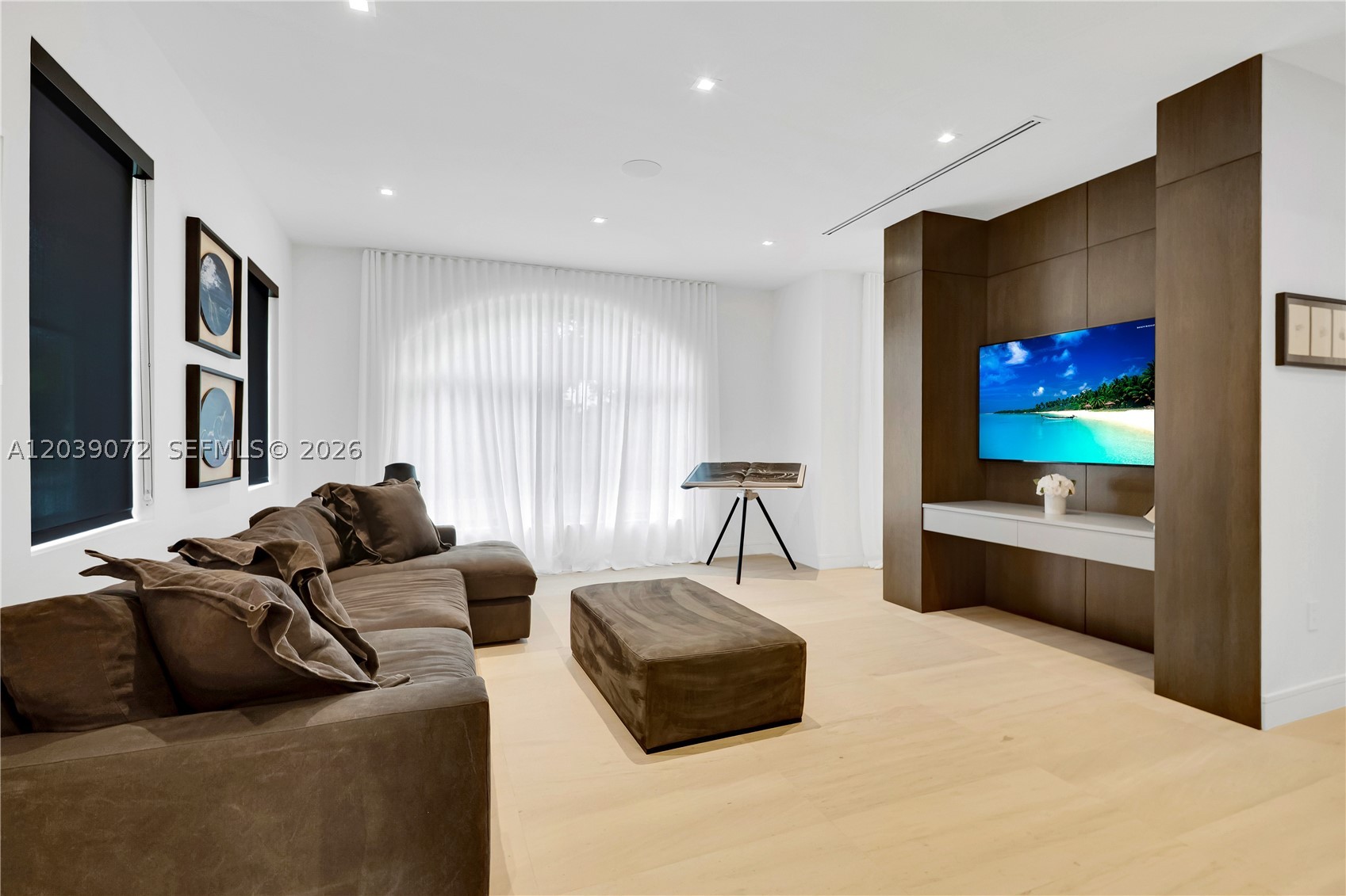 CORAL GABLES RIVIERA SEC - Residential