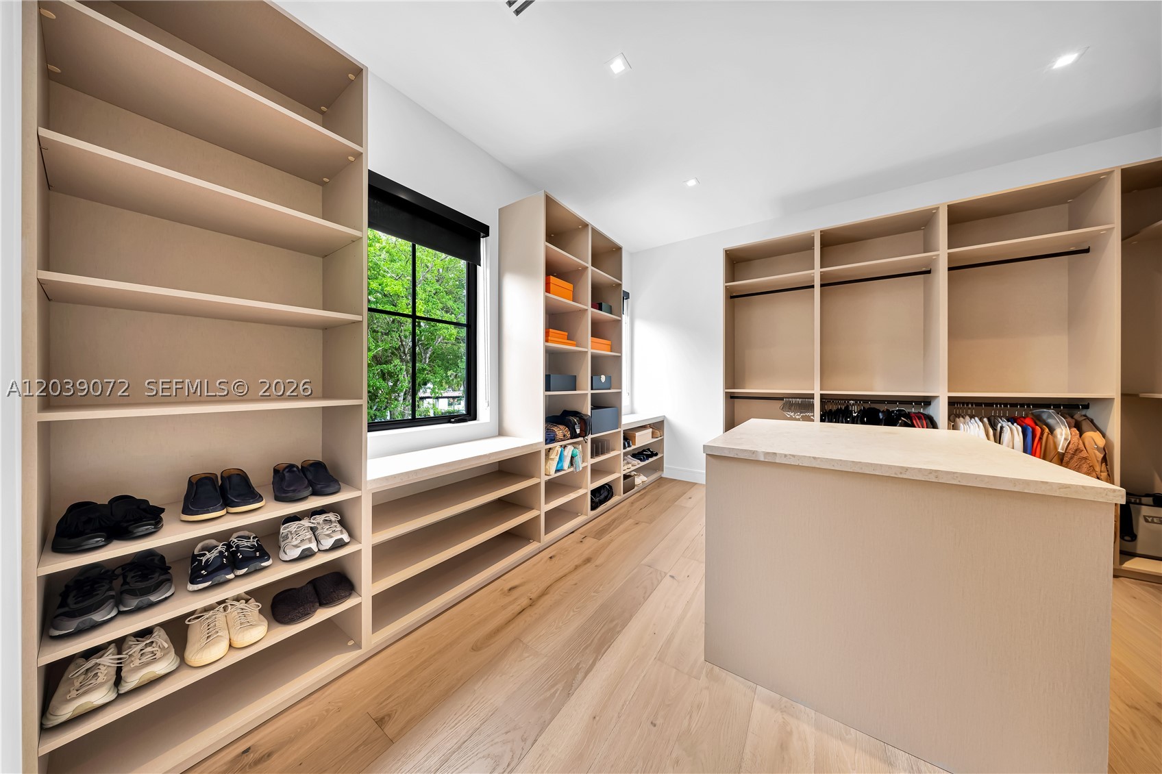 CORAL GABLES RIVIERA SEC - Residential