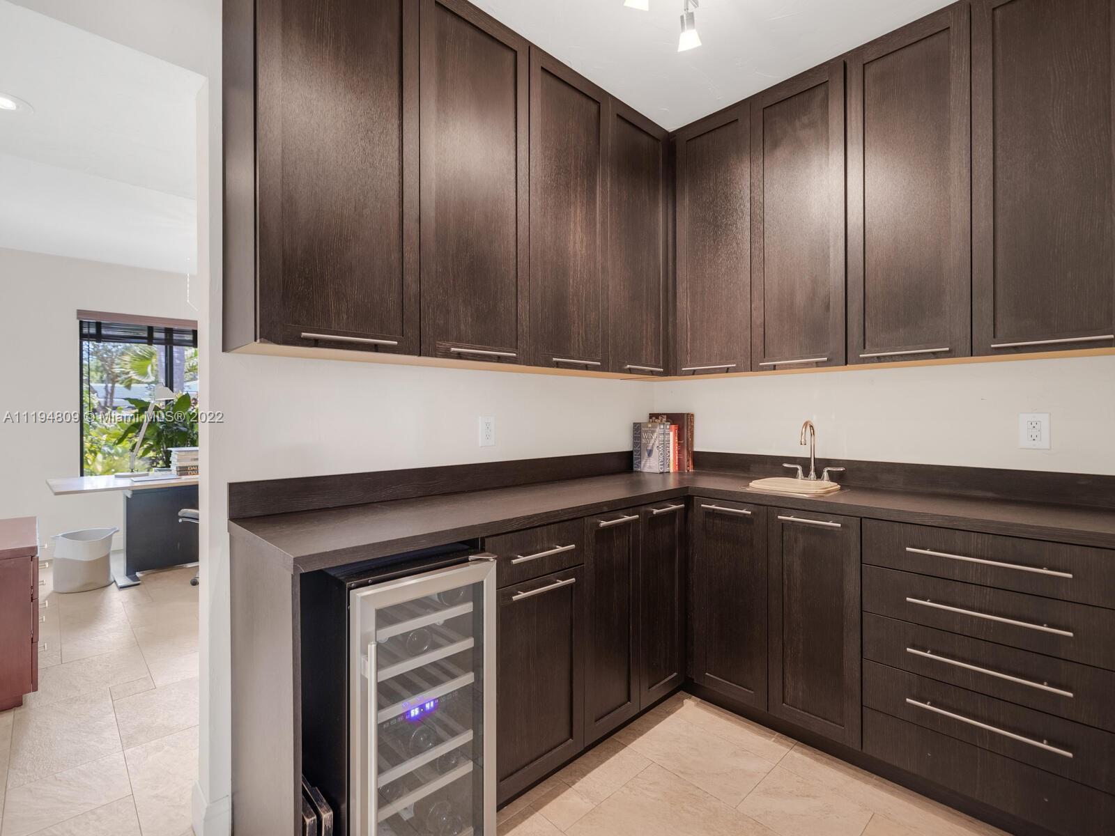 MIAMI SHORES SEC 1 AMD - Residential Lease