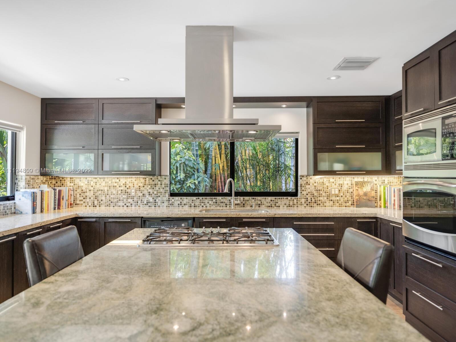 MIAMI SHORES SEC 1 AMD - Residential Lease