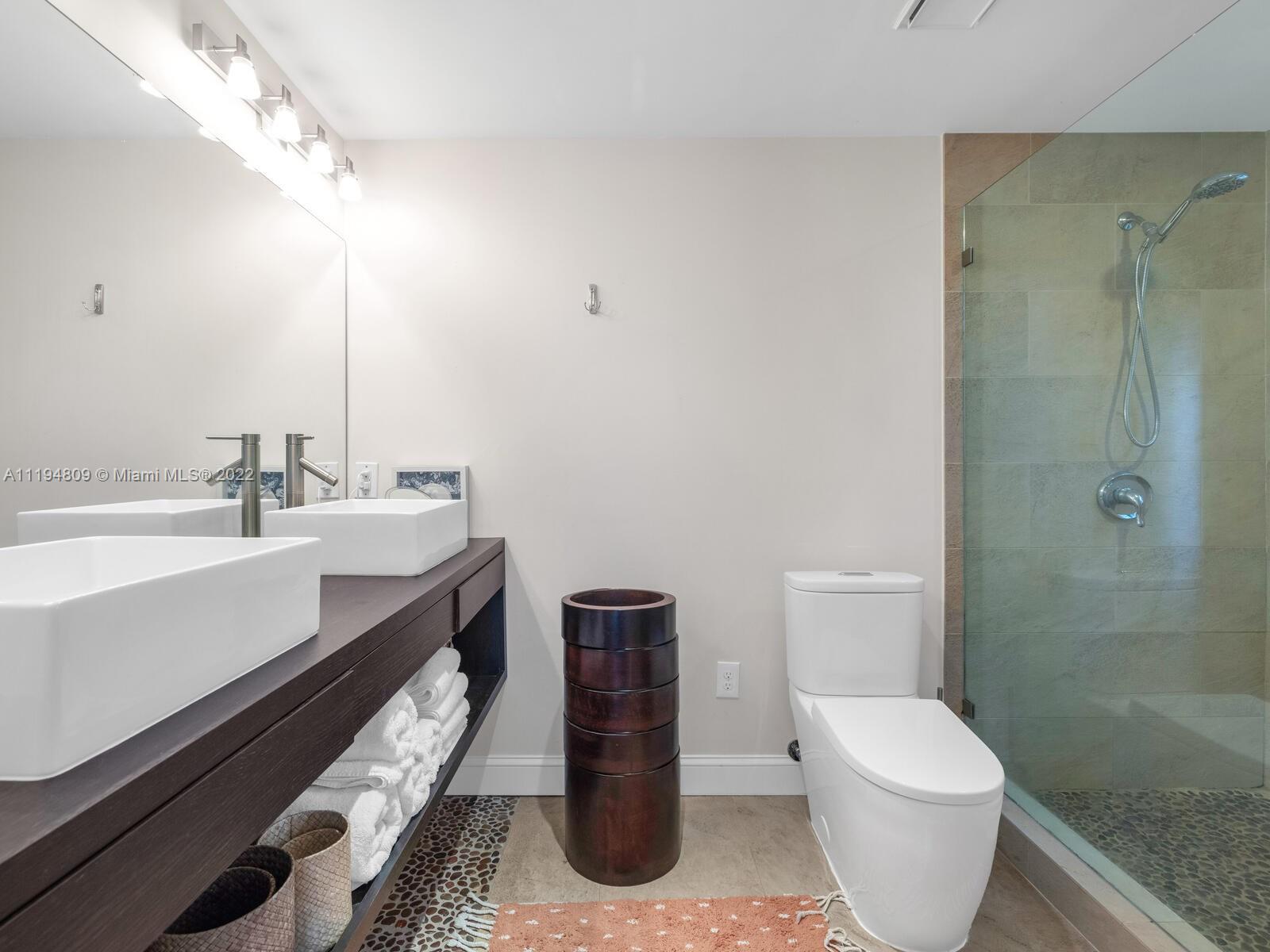 MIAMI SHORES SEC 1 AMD - Residential Lease