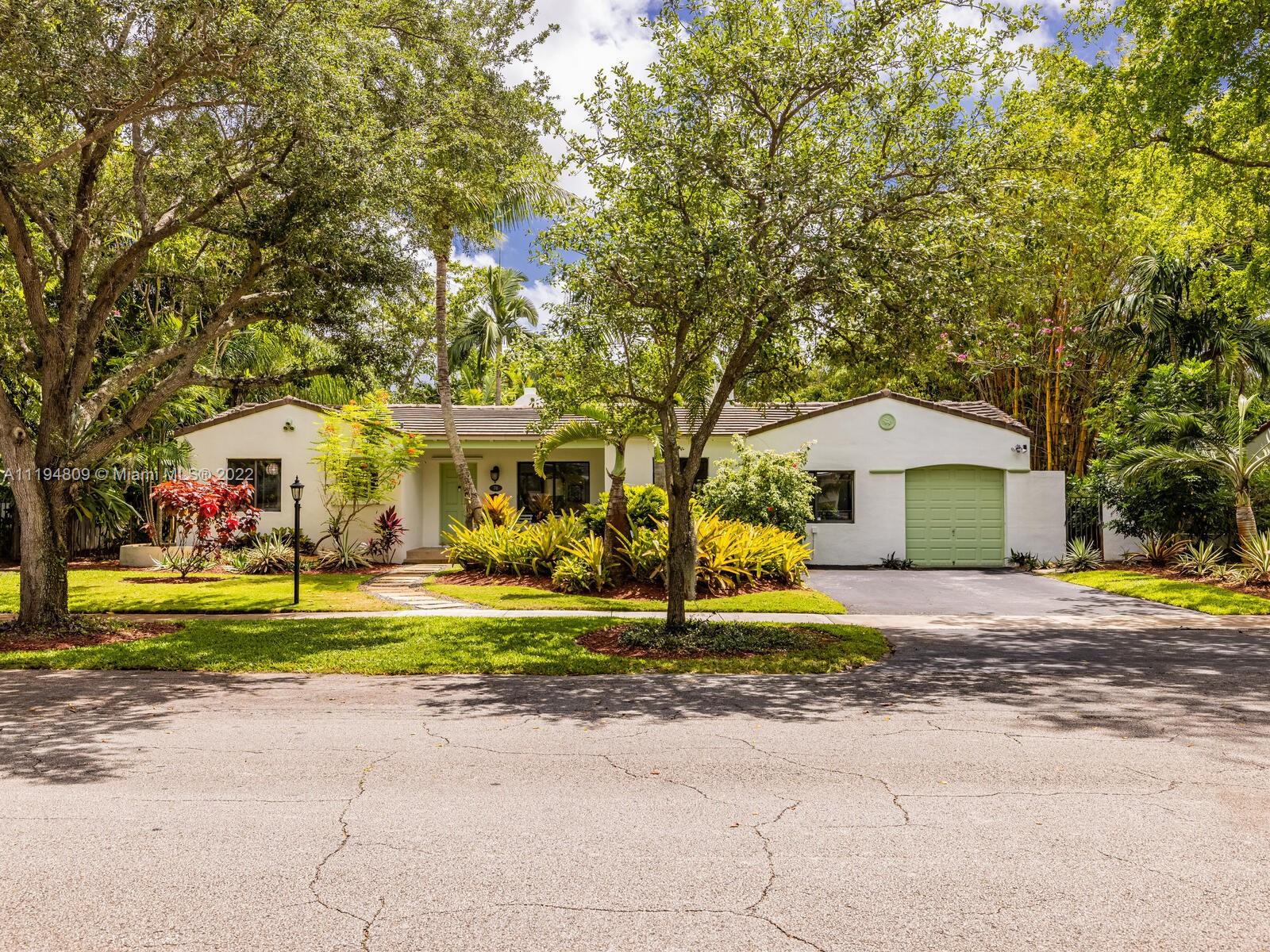 MIAMI SHORES SEC 1 AMD - Residential Lease
