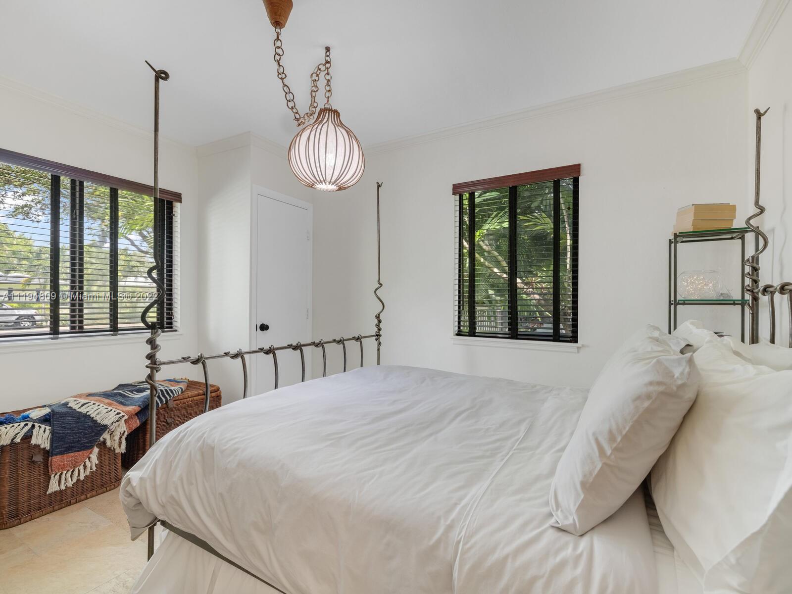 MIAMI SHORES SEC 1 AMD - Residential Lease