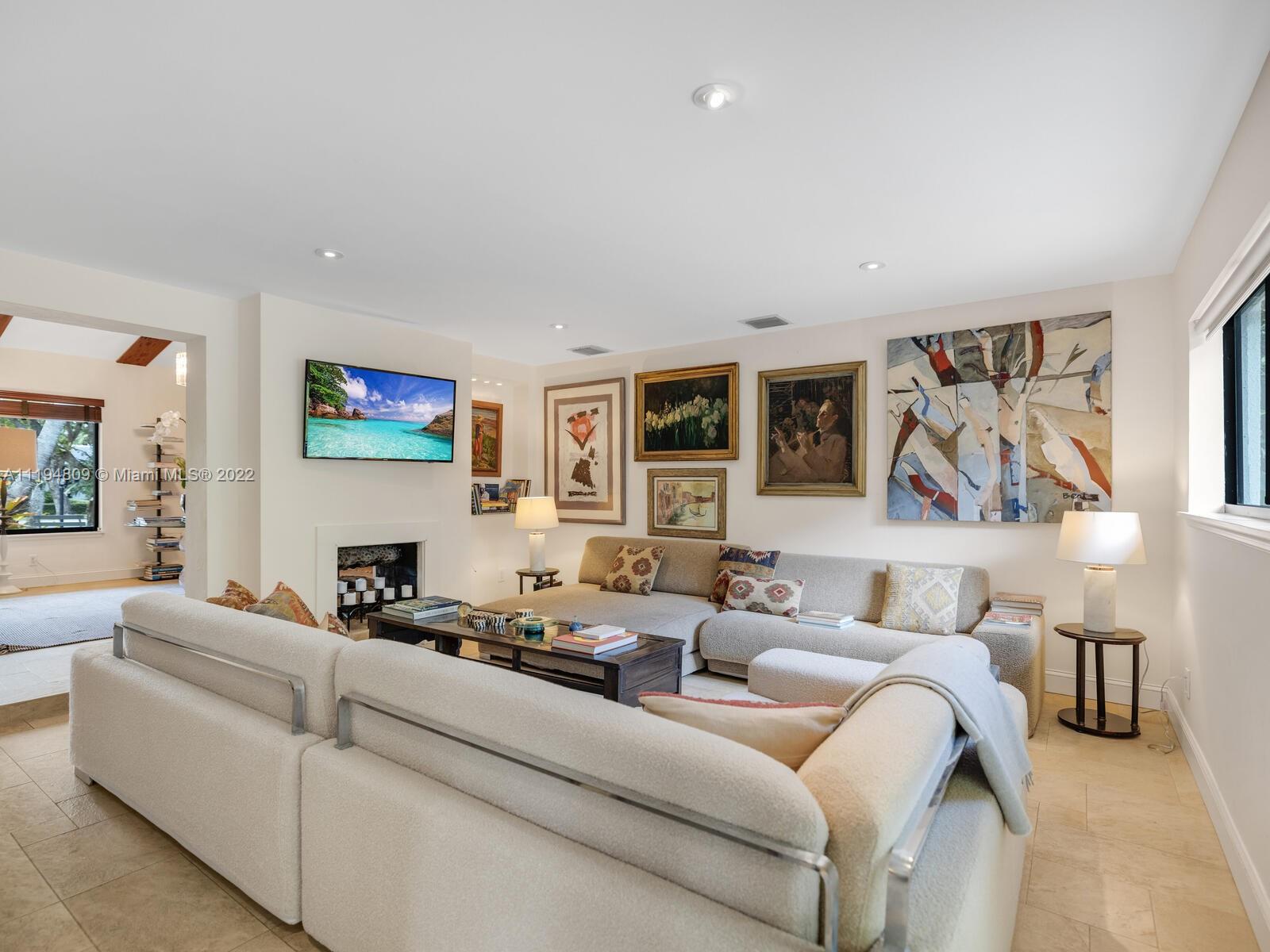 MIAMI SHORES SEC 1 AMD - Residential Lease