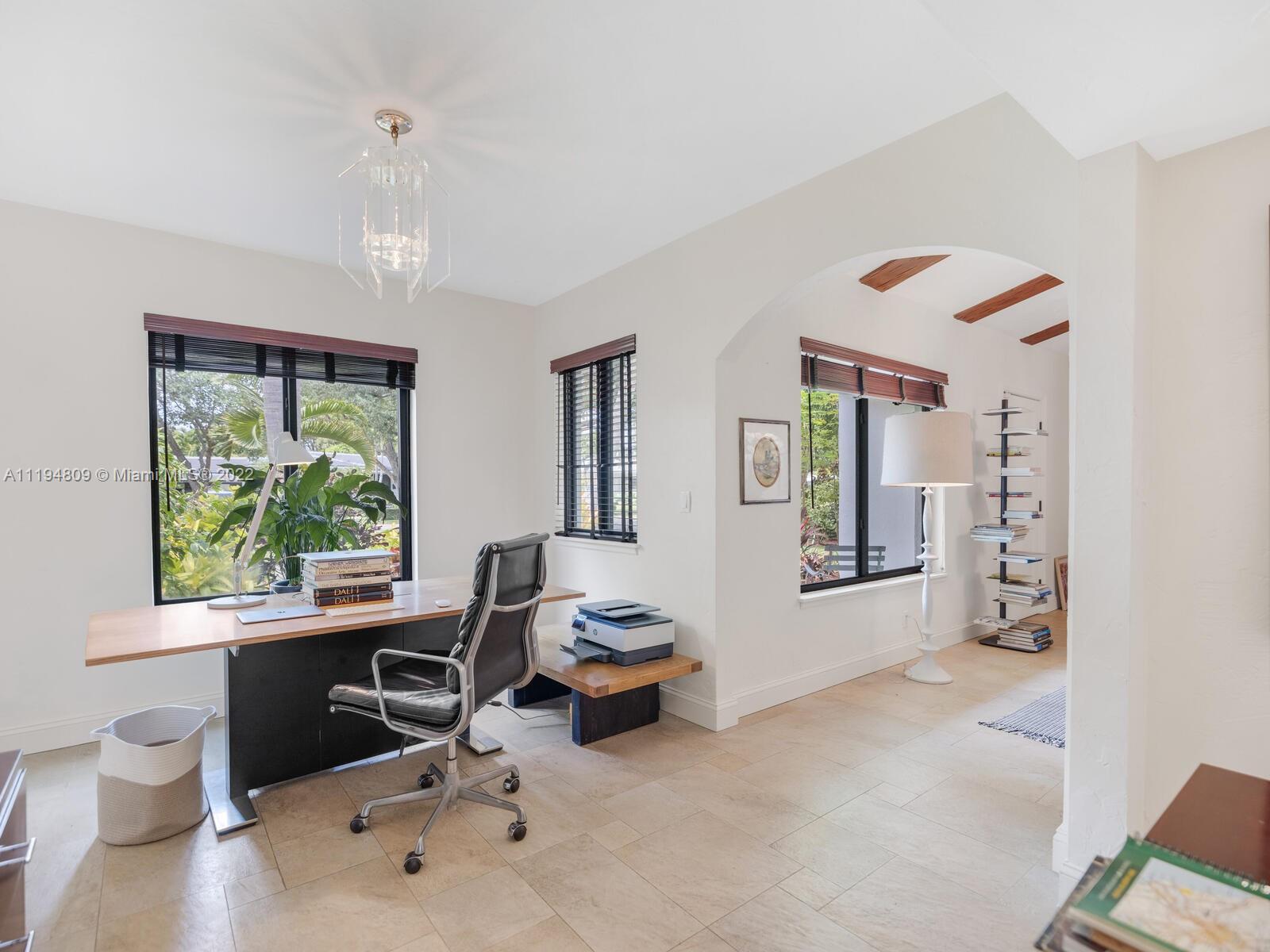 MIAMI SHORES SEC 1 AMD - Residential Lease