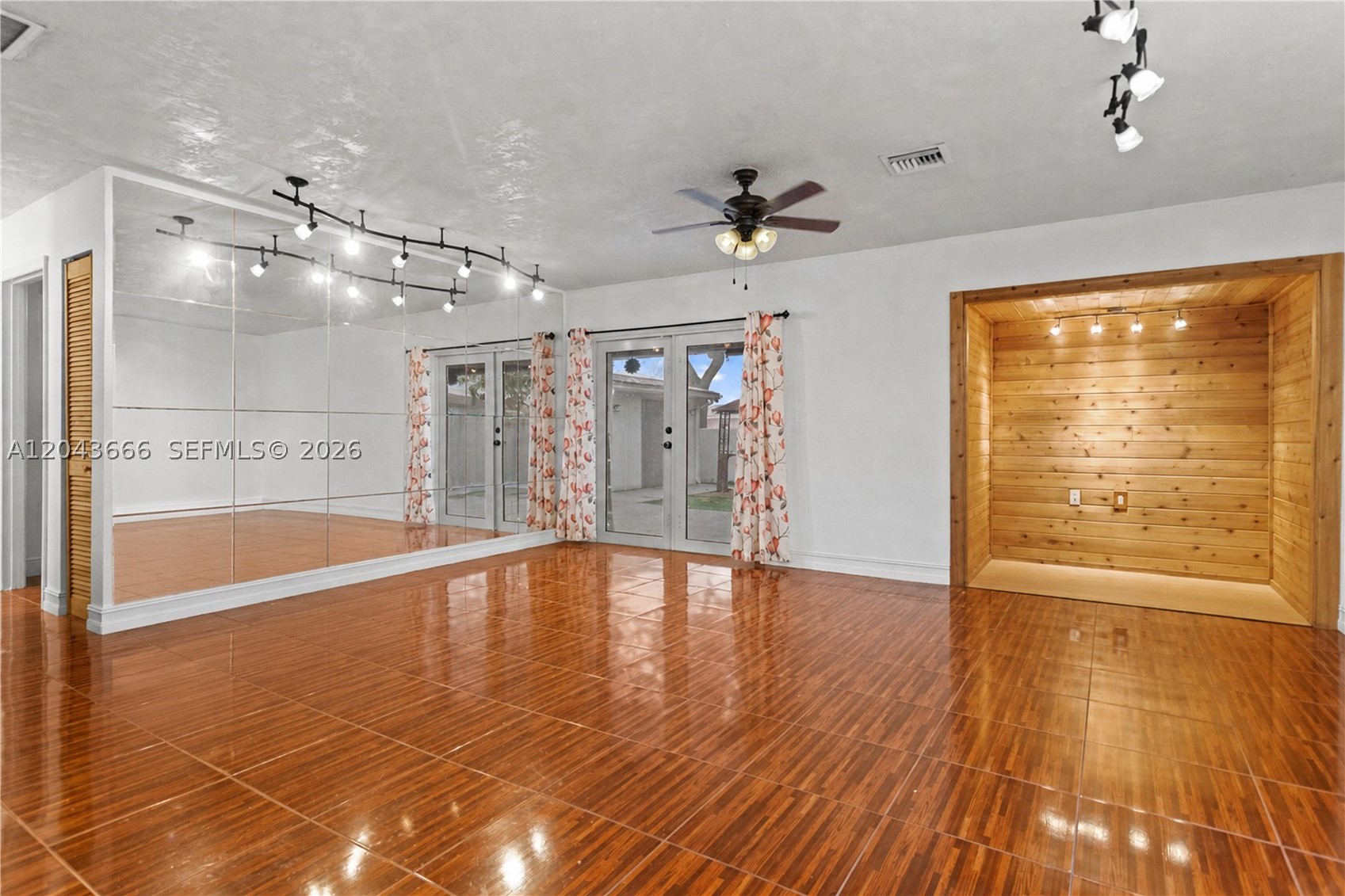 LAKES OF ACADIA UNIT 6 - Residential