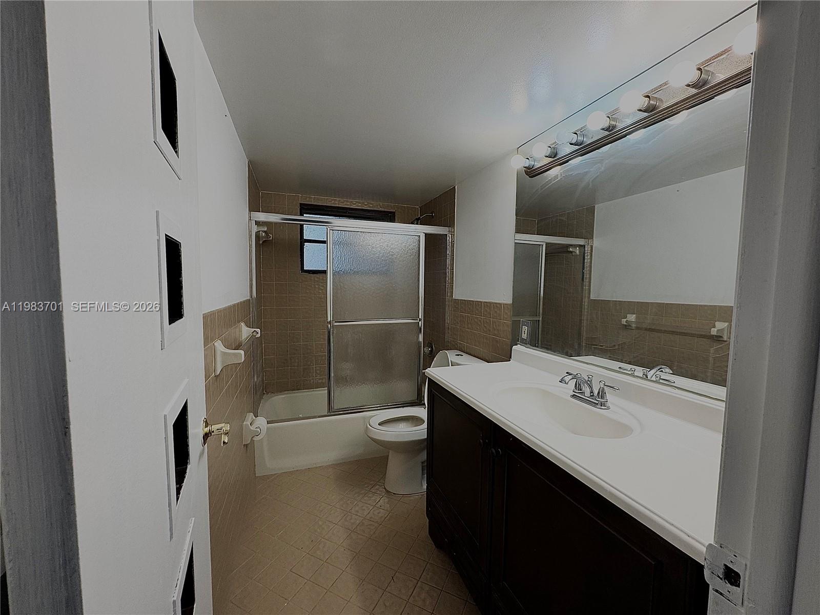 HOLLYWOOD GARDENS - Residential