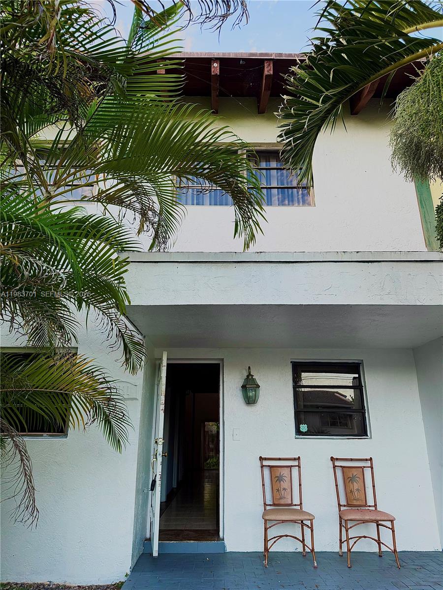 HOLLYWOOD GARDENS - Residential