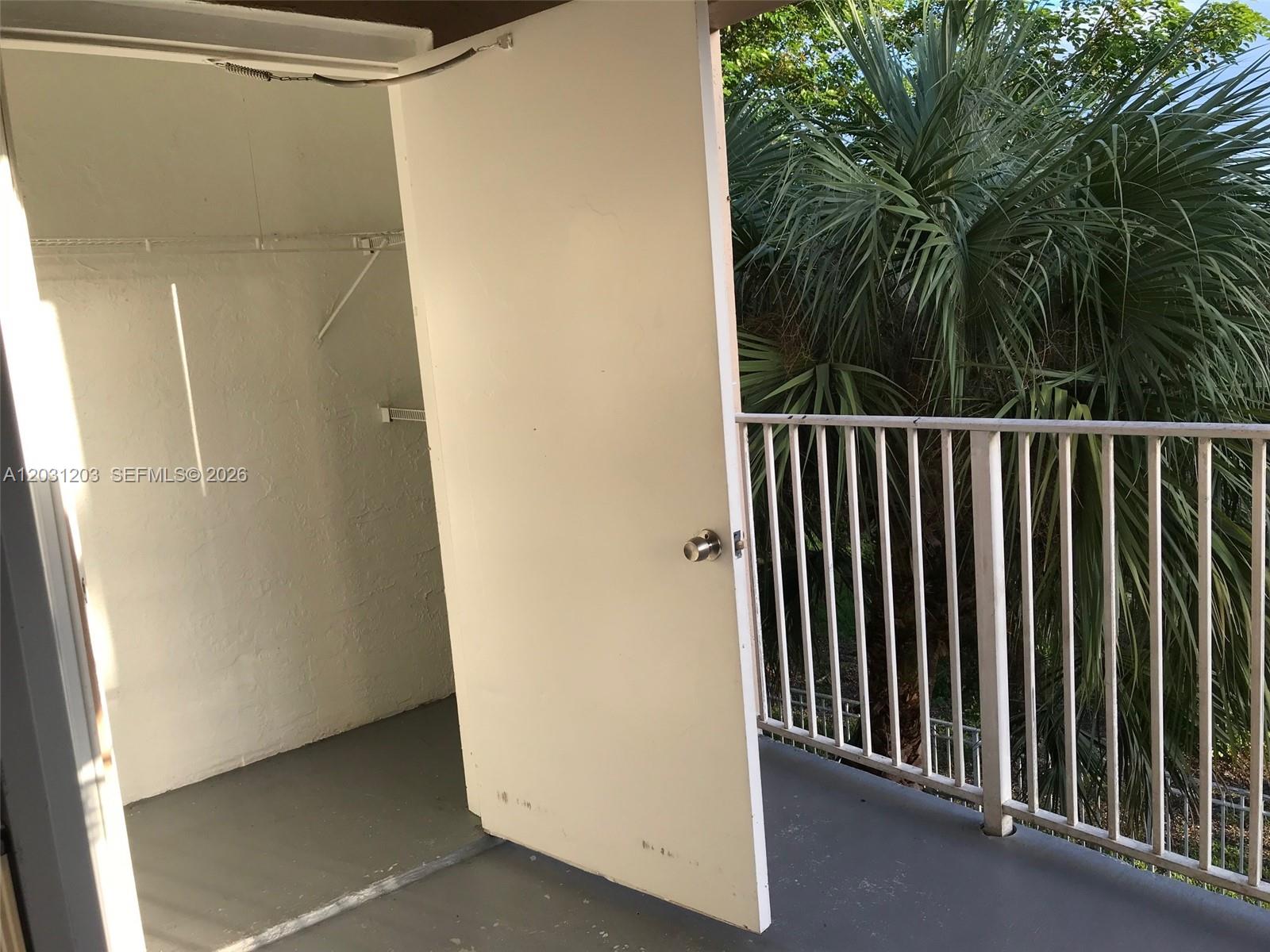 ROYAL PALM PLACE - Residential