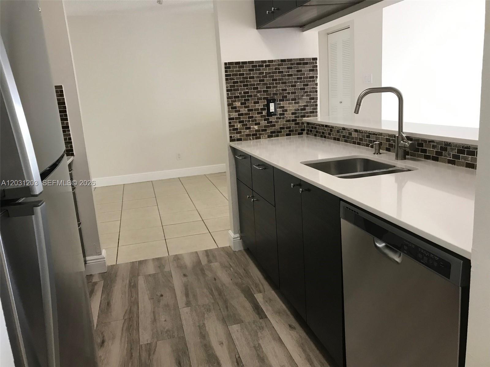 ROYAL PALM PLACE - Residential