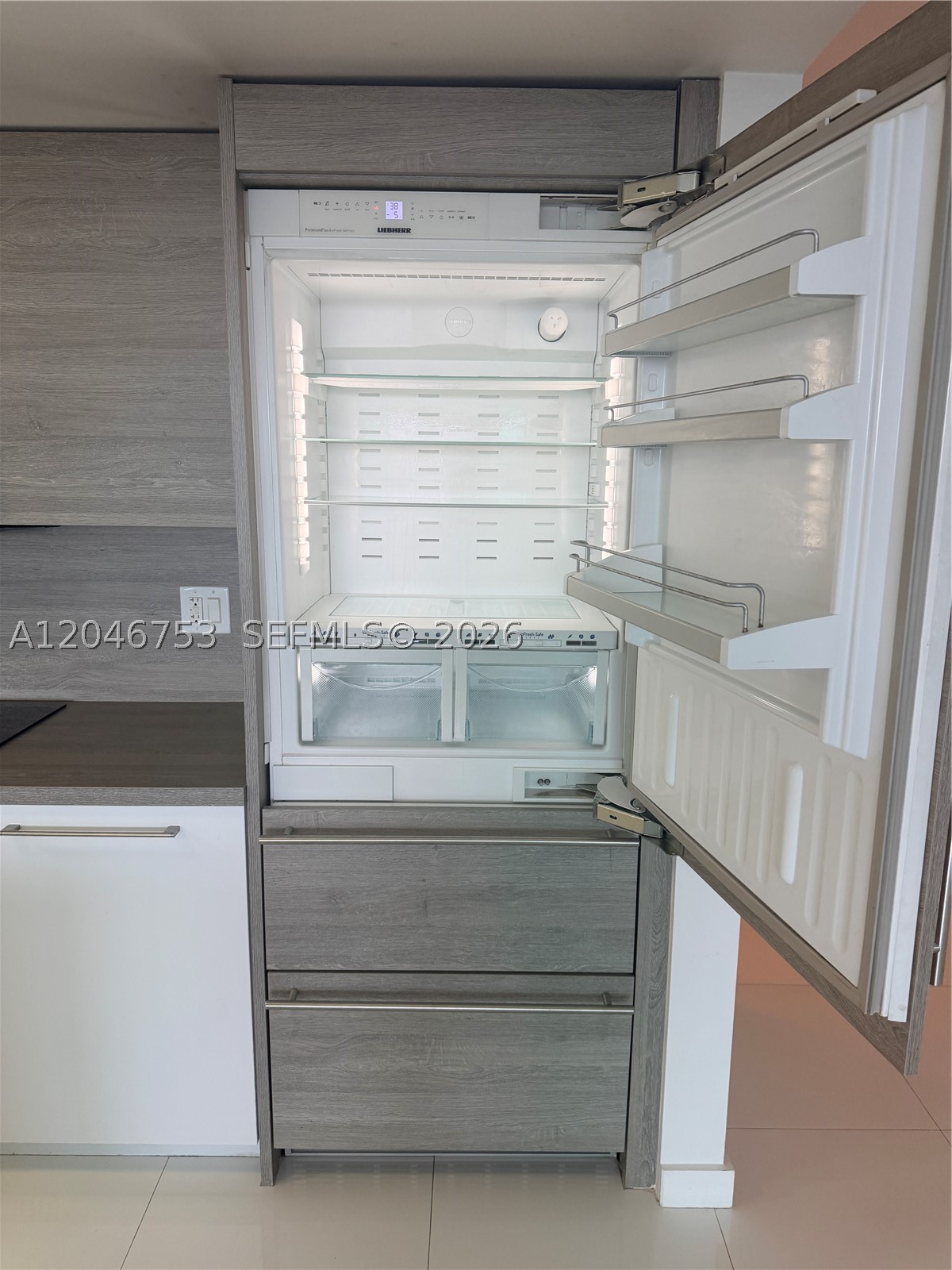 400 SUNNY ISLES CONDO WES - Residential