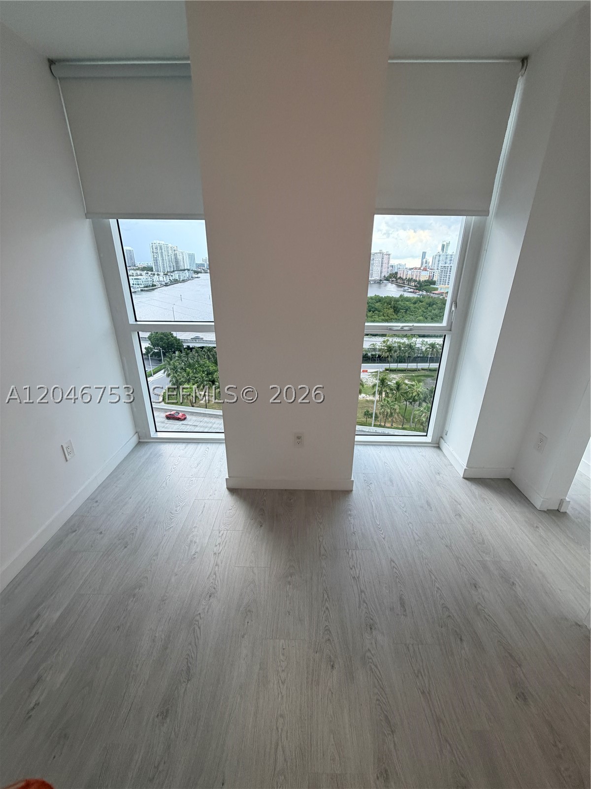400 SUNNY ISLES CONDO WES - Residential