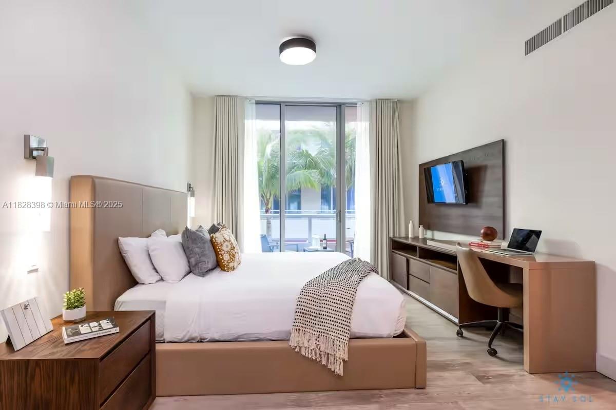 COSTA HOLLYWOOD CONDO - Residential