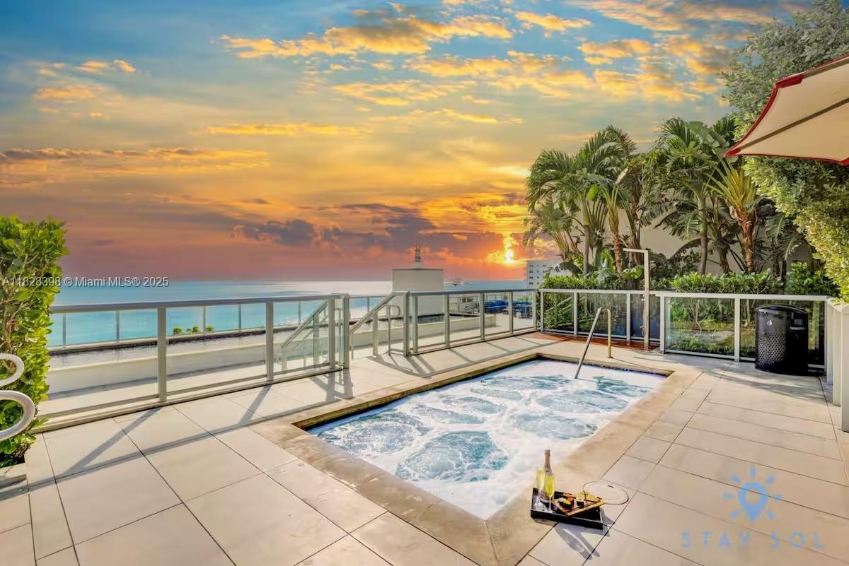 COSTA HOLLYWOOD CONDO - Residential