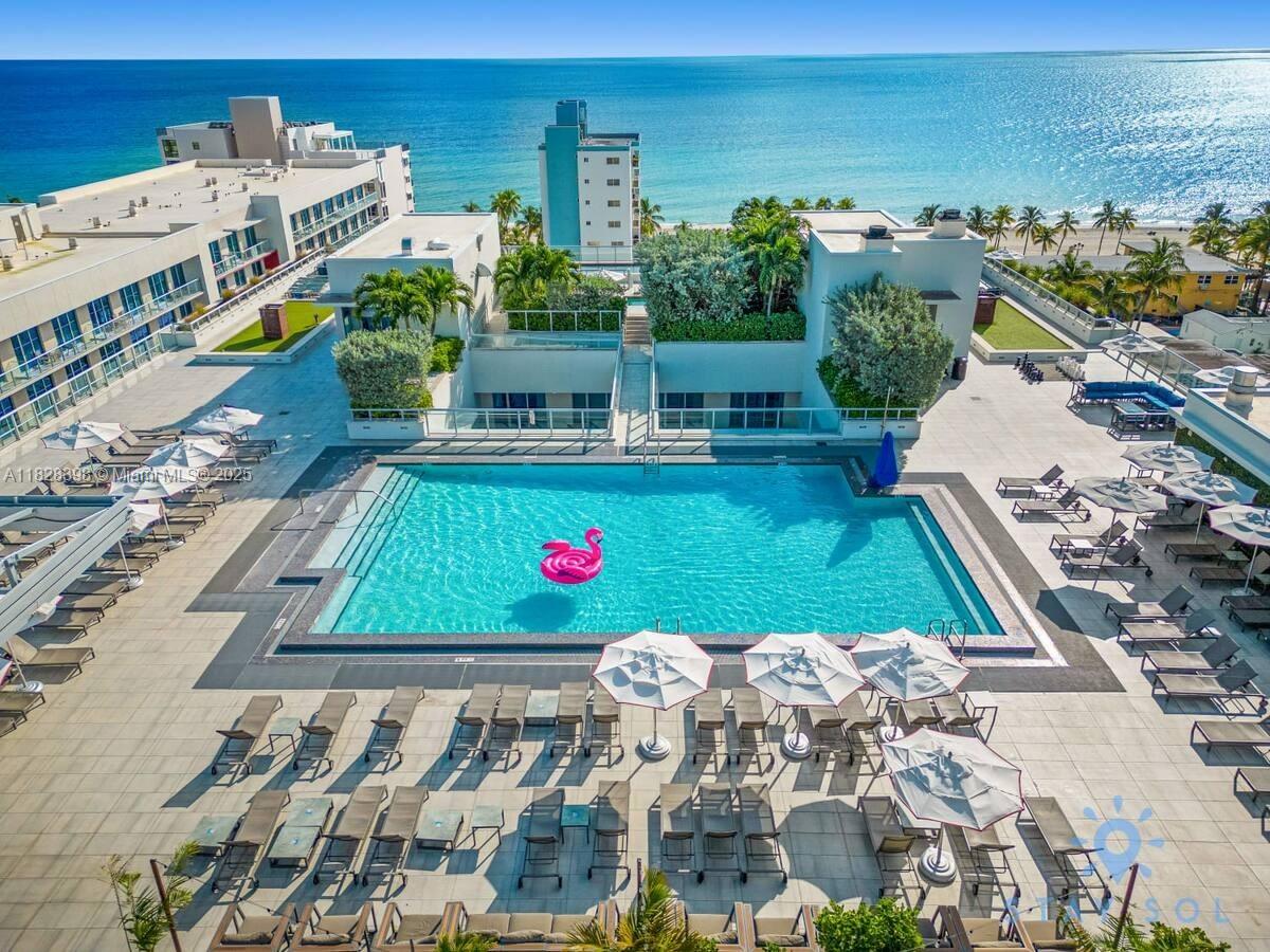 COSTA HOLLYWOOD CONDO - Residential