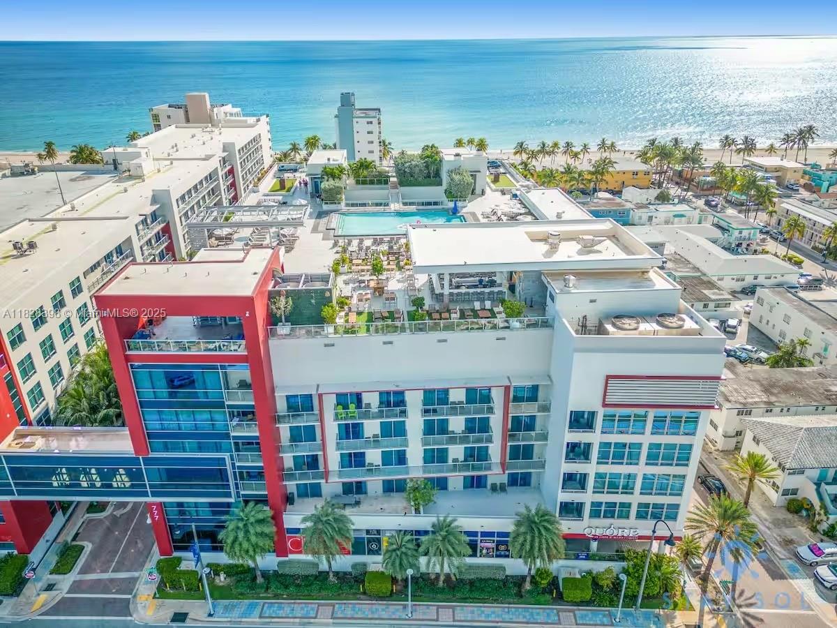 COSTA HOLLYWOOD CONDO - Residential