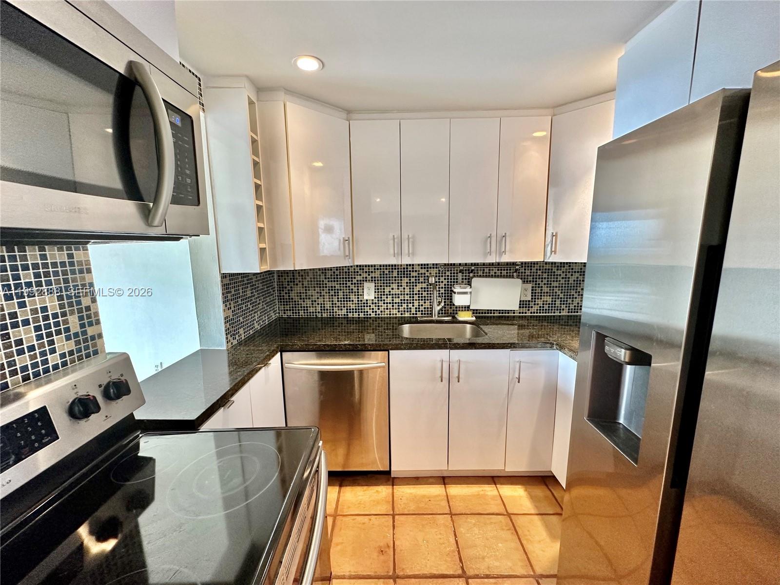 VECINO DEL MAR CONDO - Residential