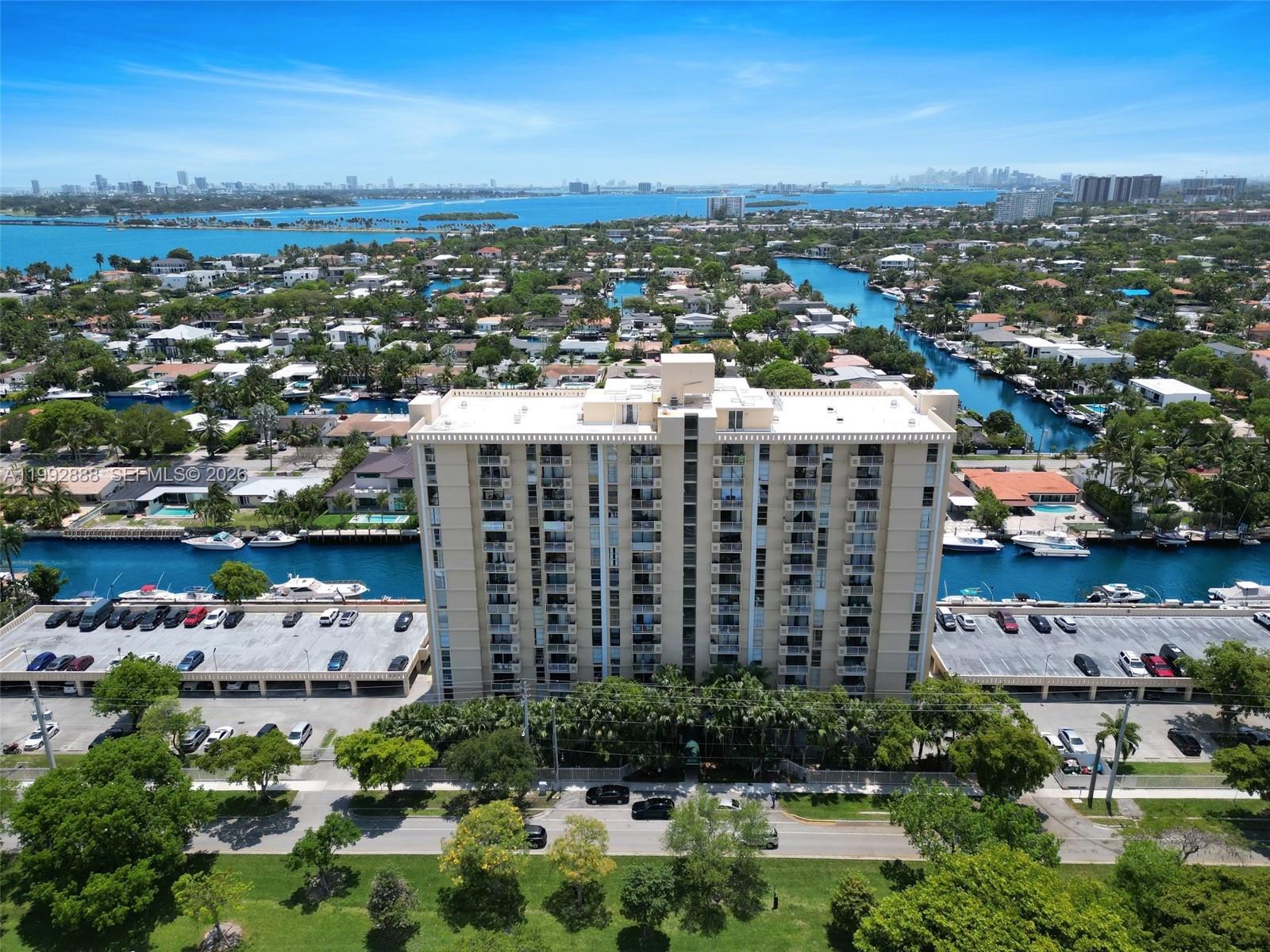 VECINO DEL MAR CONDO - Residential