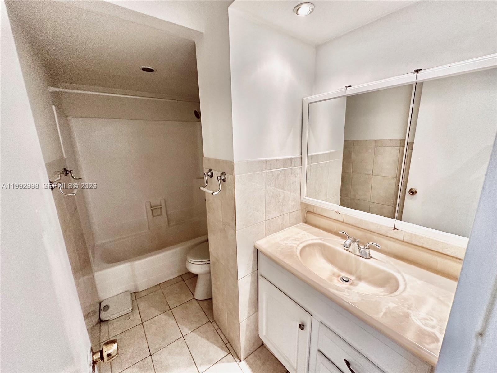 VECINO DEL MAR CONDO - Residential