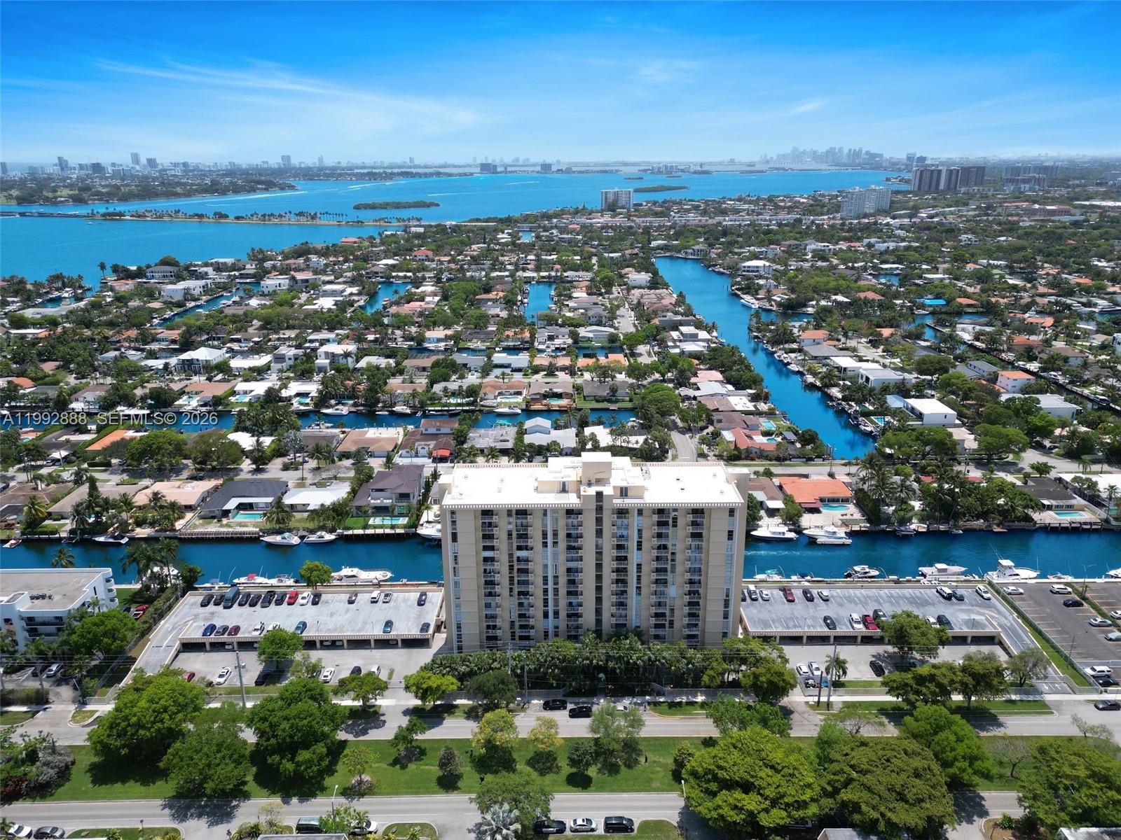 VECINO DEL MAR CONDO - Residential