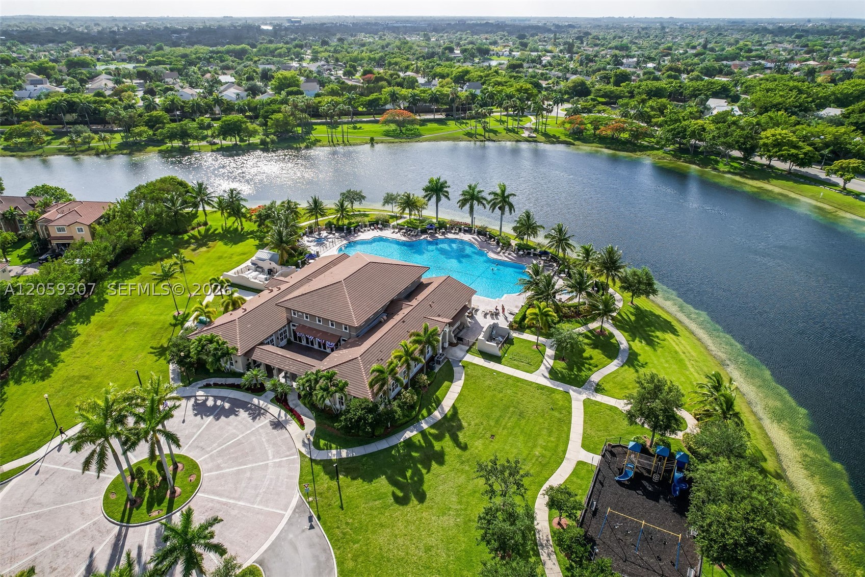 LAKES BY THE BAY GEE - Residential