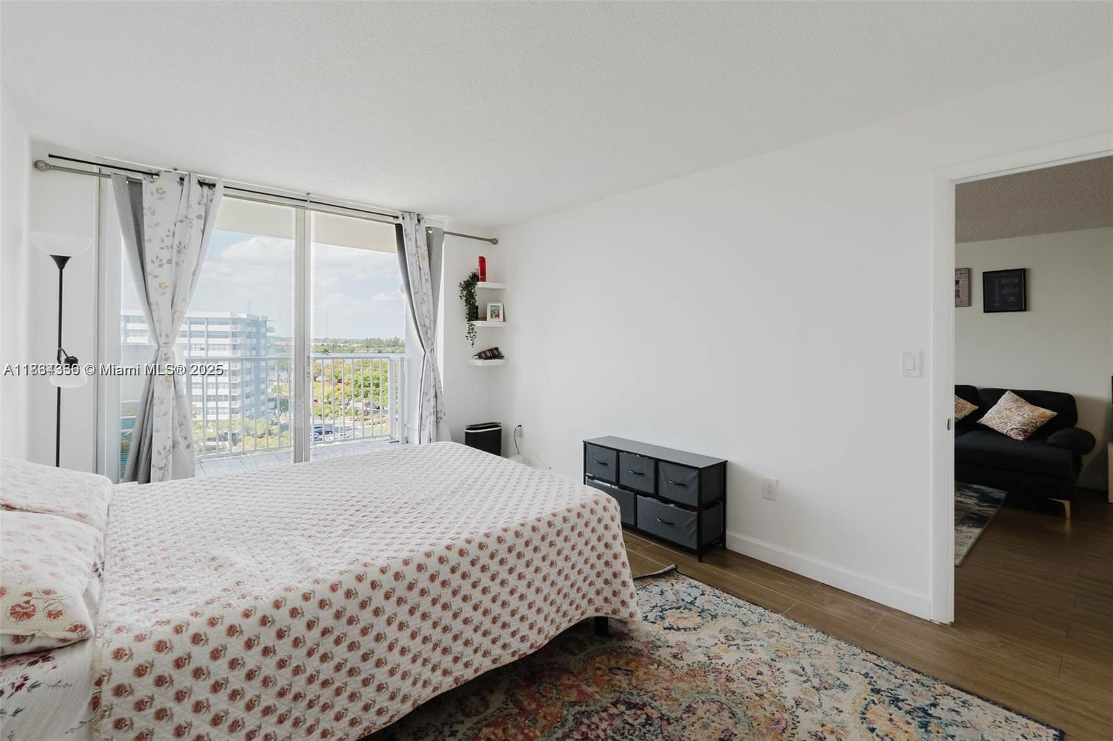 WILSHIRE CONDO - Residential Lease
