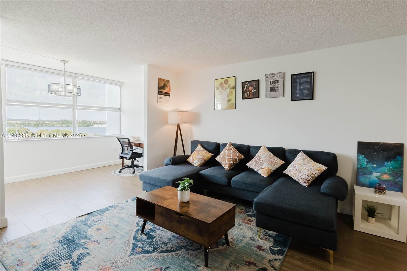 WILSHIRE CONDO - Residential Lease