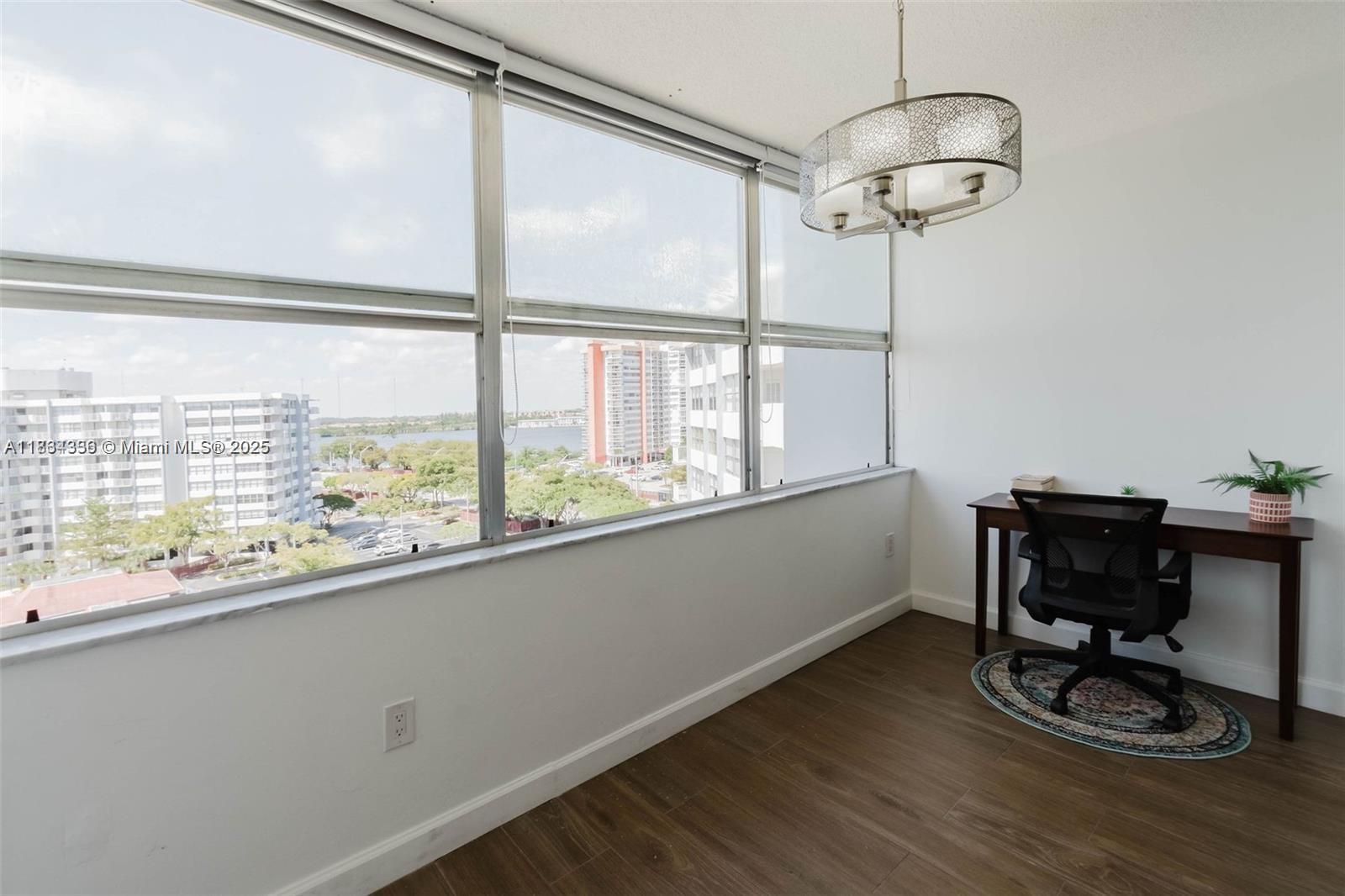 WILSHIRE CONDO - Residential Lease