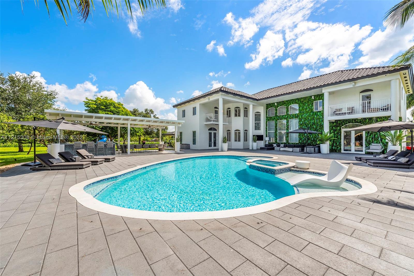 Sunshine Ranches - Residential