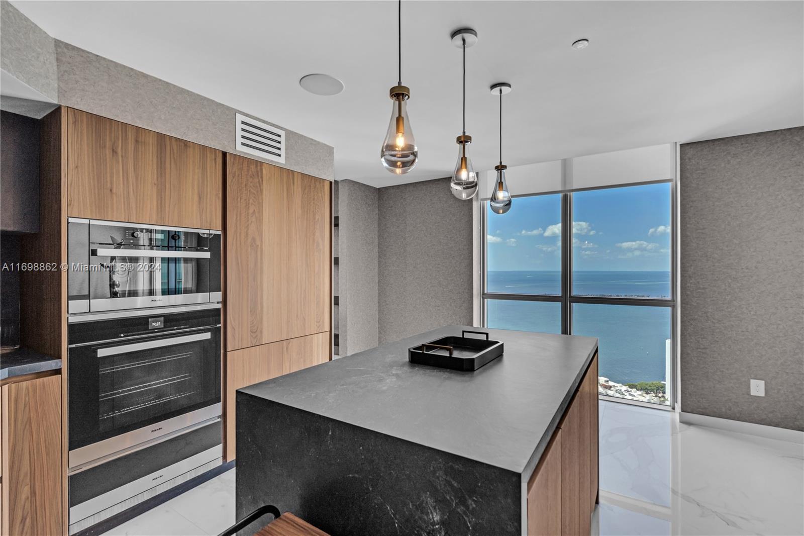 JADE RESIDENCES BRICKELL - Residential