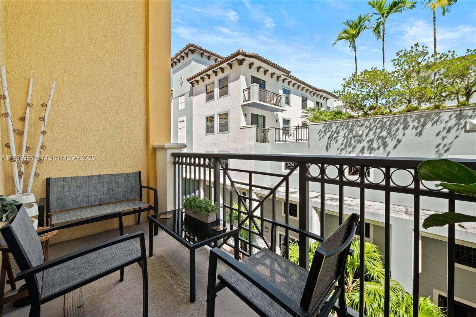 COLONNADE AT DADELAND SE - Residential