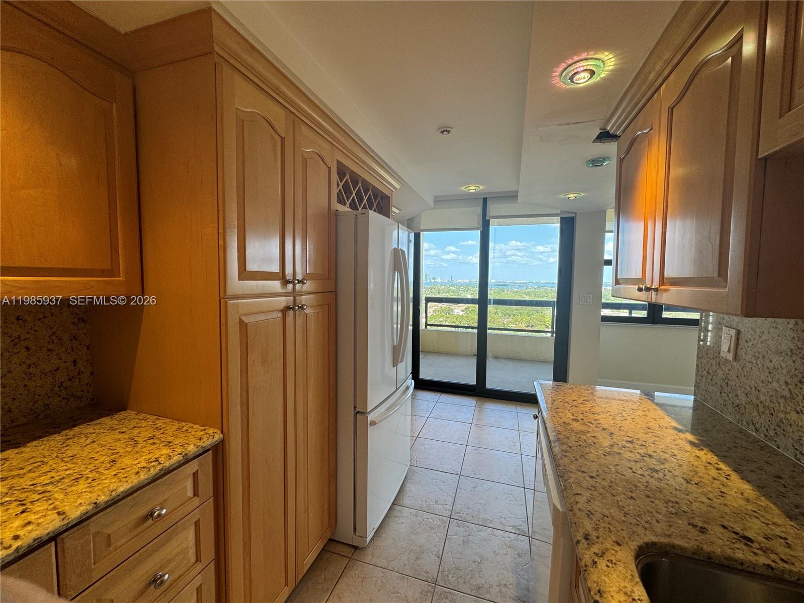 CLUB ATLANTIS CONDO - Residential