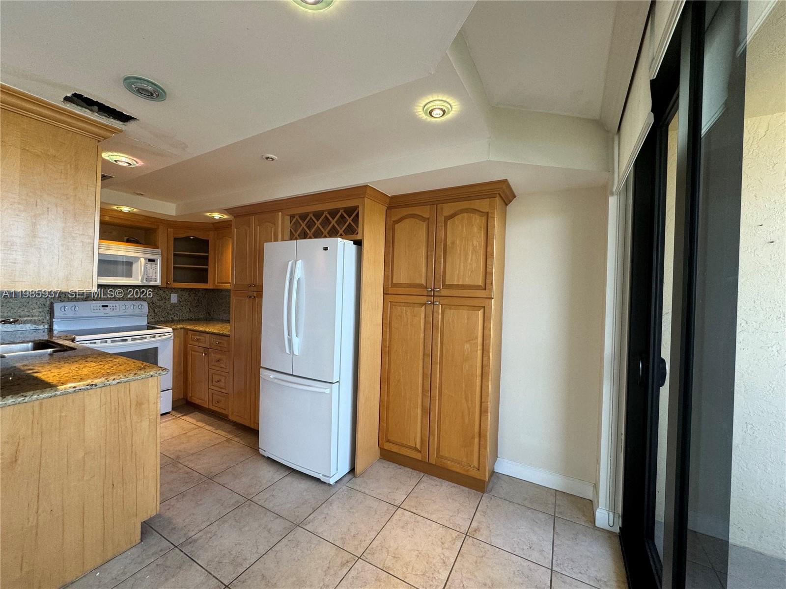 CLUB ATLANTIS CONDO - Residential