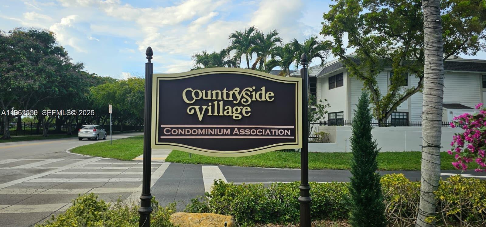 Beautiful unit in a resort-style, gated community.,2 bedrooms and 2 bathrooms, spacious living/dining area, enclosed patio/balcony, and in-unit laundry. Community offers lake, park, and picnic area. Walking distance to Joella B. Good Elementary School. Excellent location close to shopping, dining, and major expressways.