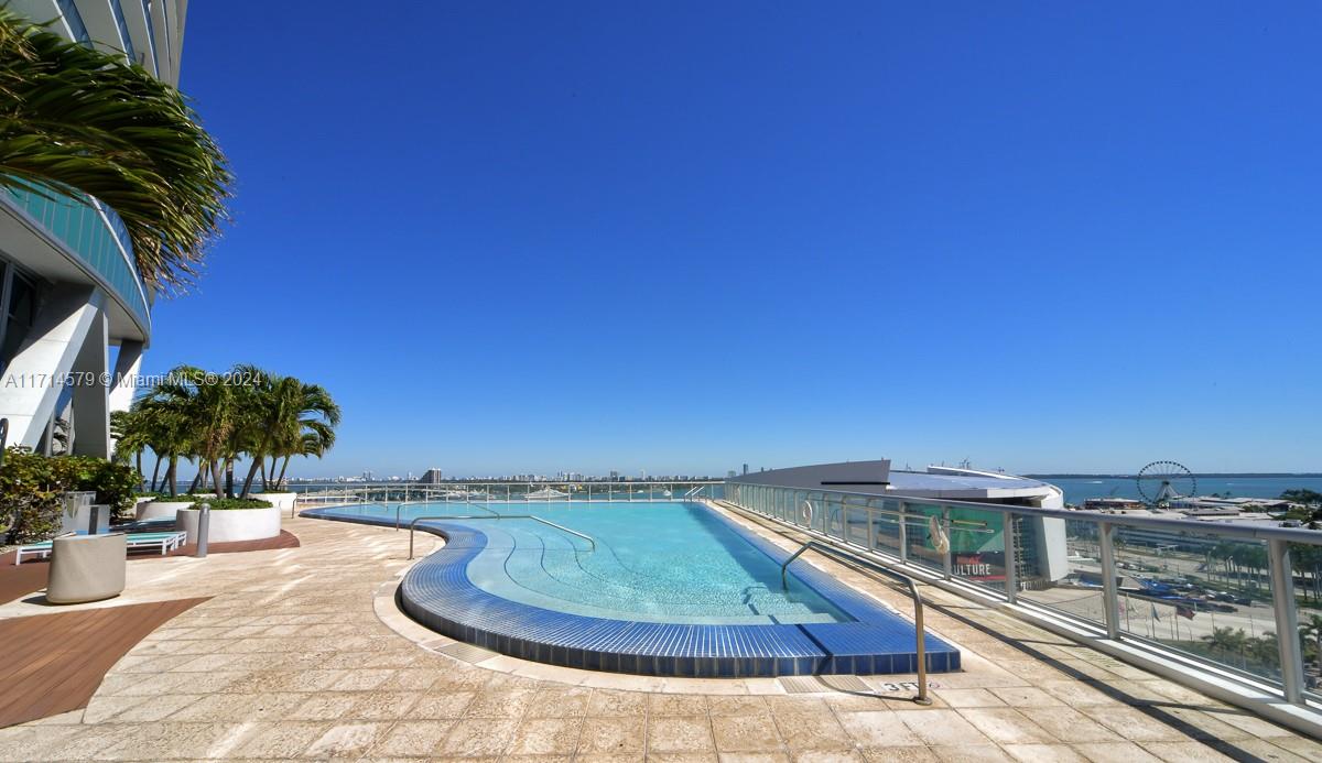 MARINABLUE CONDO - Residential