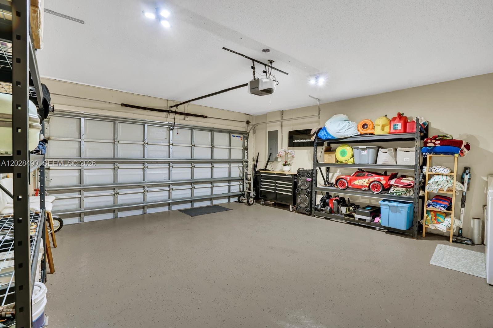 FLAMINGO ESTATES - Residential